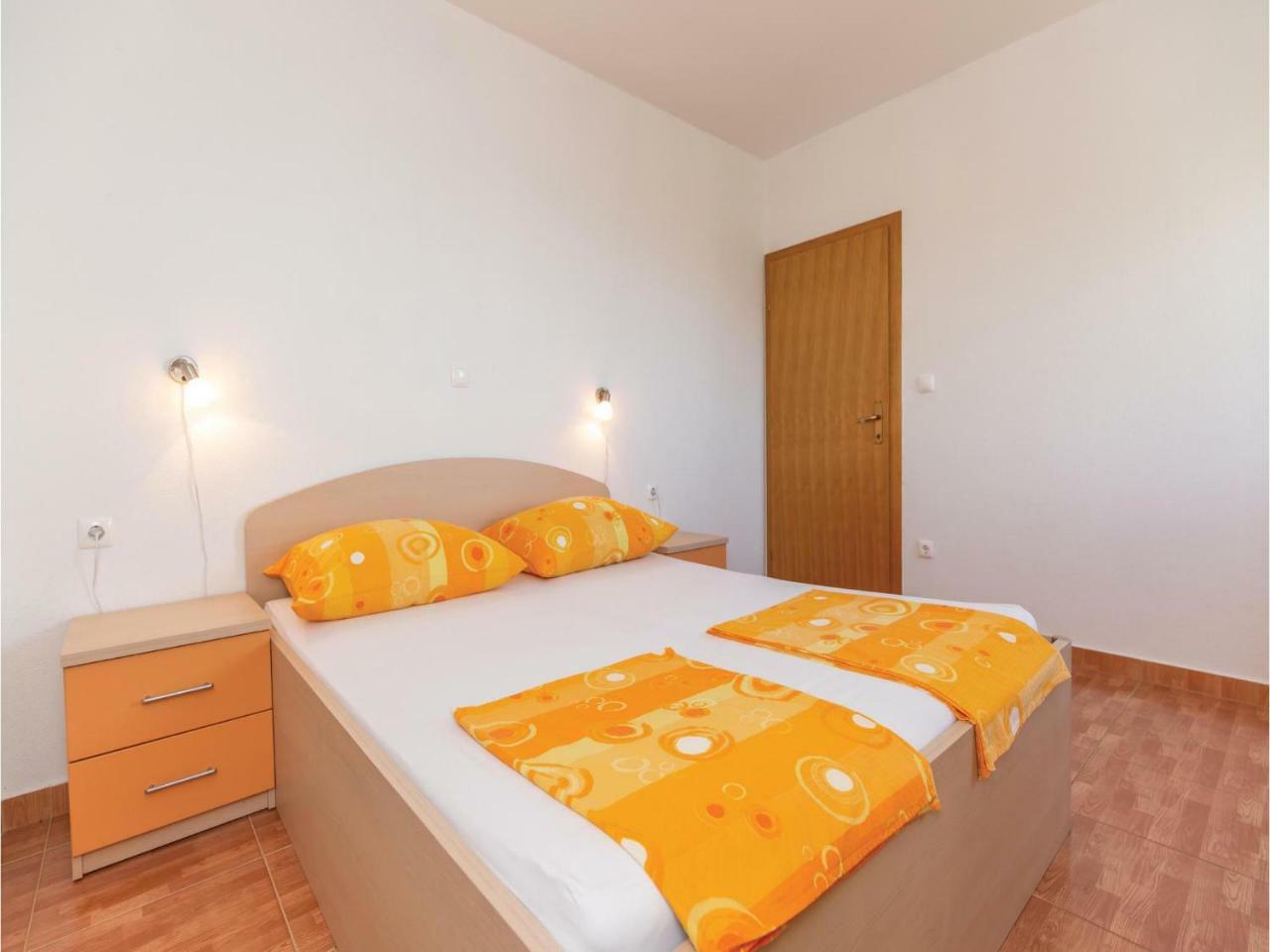 Beautiful Apartment In Krvavica With Wifi Kültér fotó
